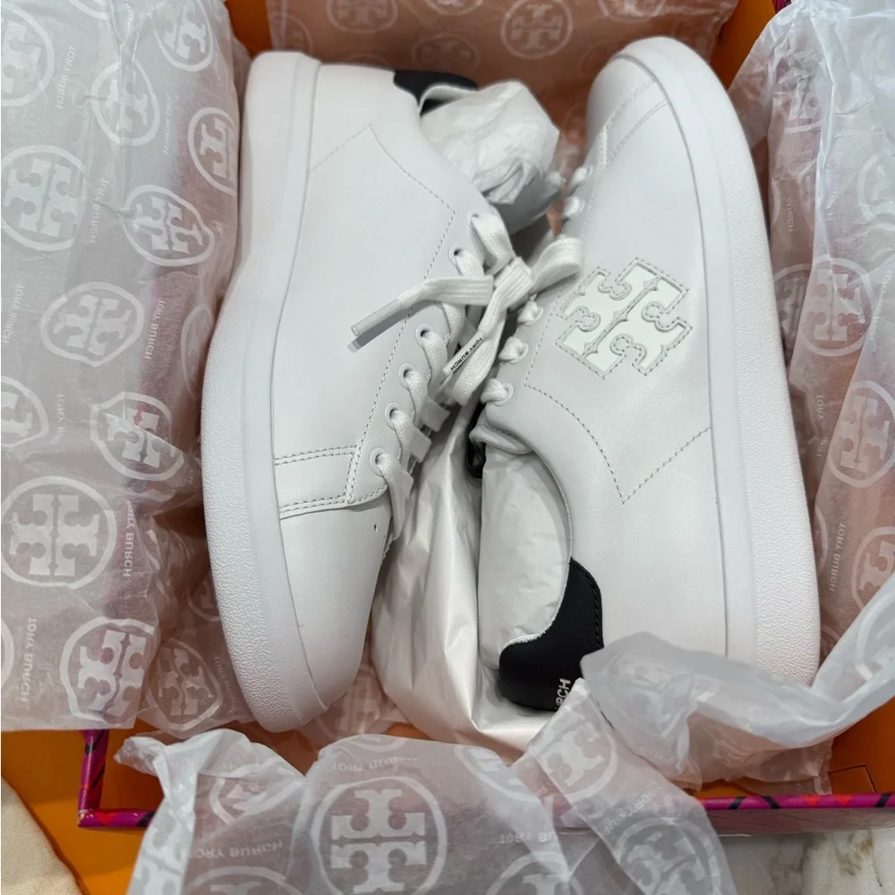 NWT .. Tory Burch Women's Double T Howell Court Sneakers